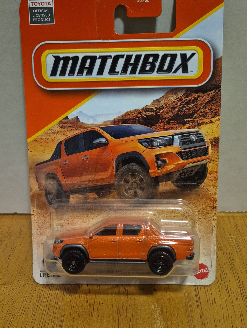 D8 Matchbox  Toyota HILUX Pickup Truck Toy